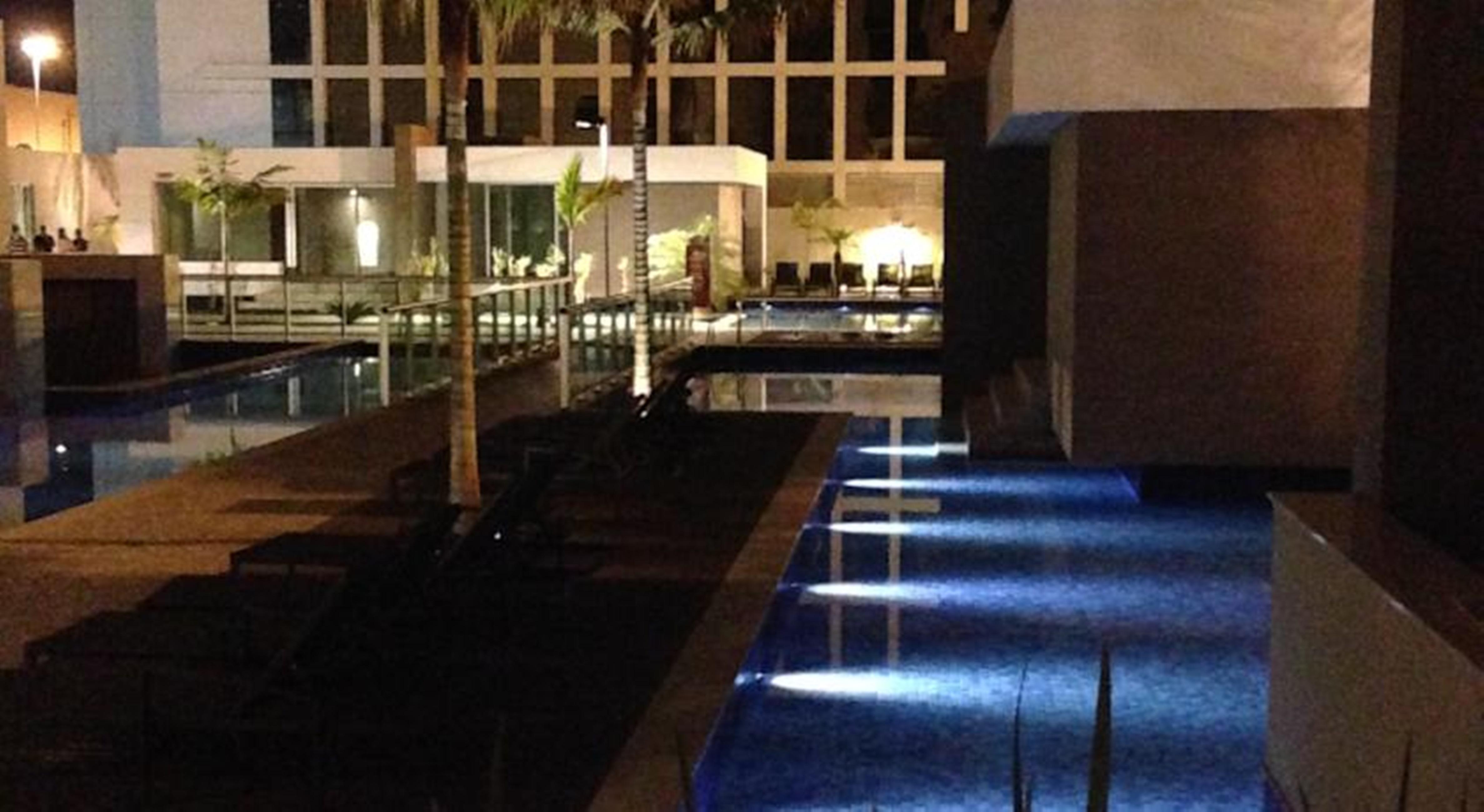 Jade Hotel Brasilia Candangolandia Bagian luar foto The pool at the hotel