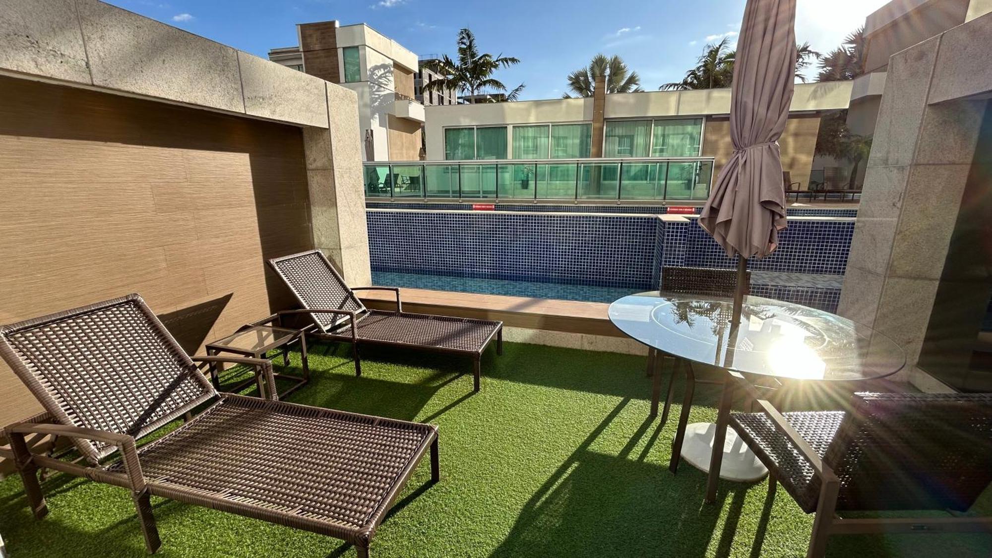 Jade Hotel Brasilia Candangolandia Bagian luar foto Rooftop pool at the hotel
