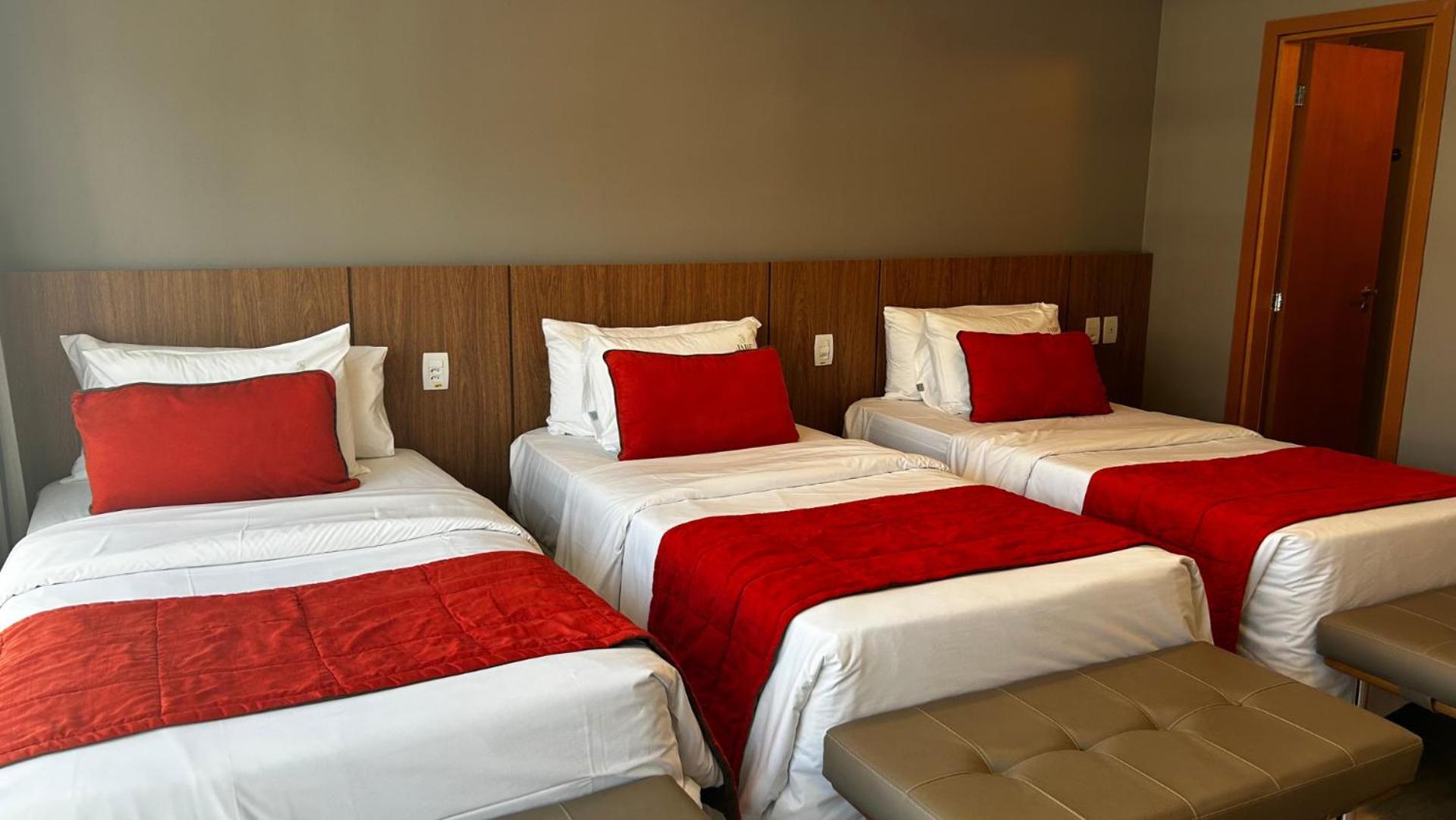 Jade Hotel Brasilia Candangolandia Bagian luar foto A room at the hotel