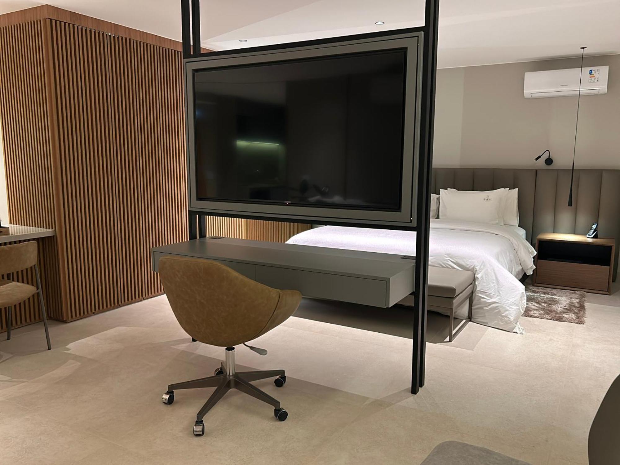Jade Hotel Brasilia Candangolandia Bagian luar foto A room at the hotel