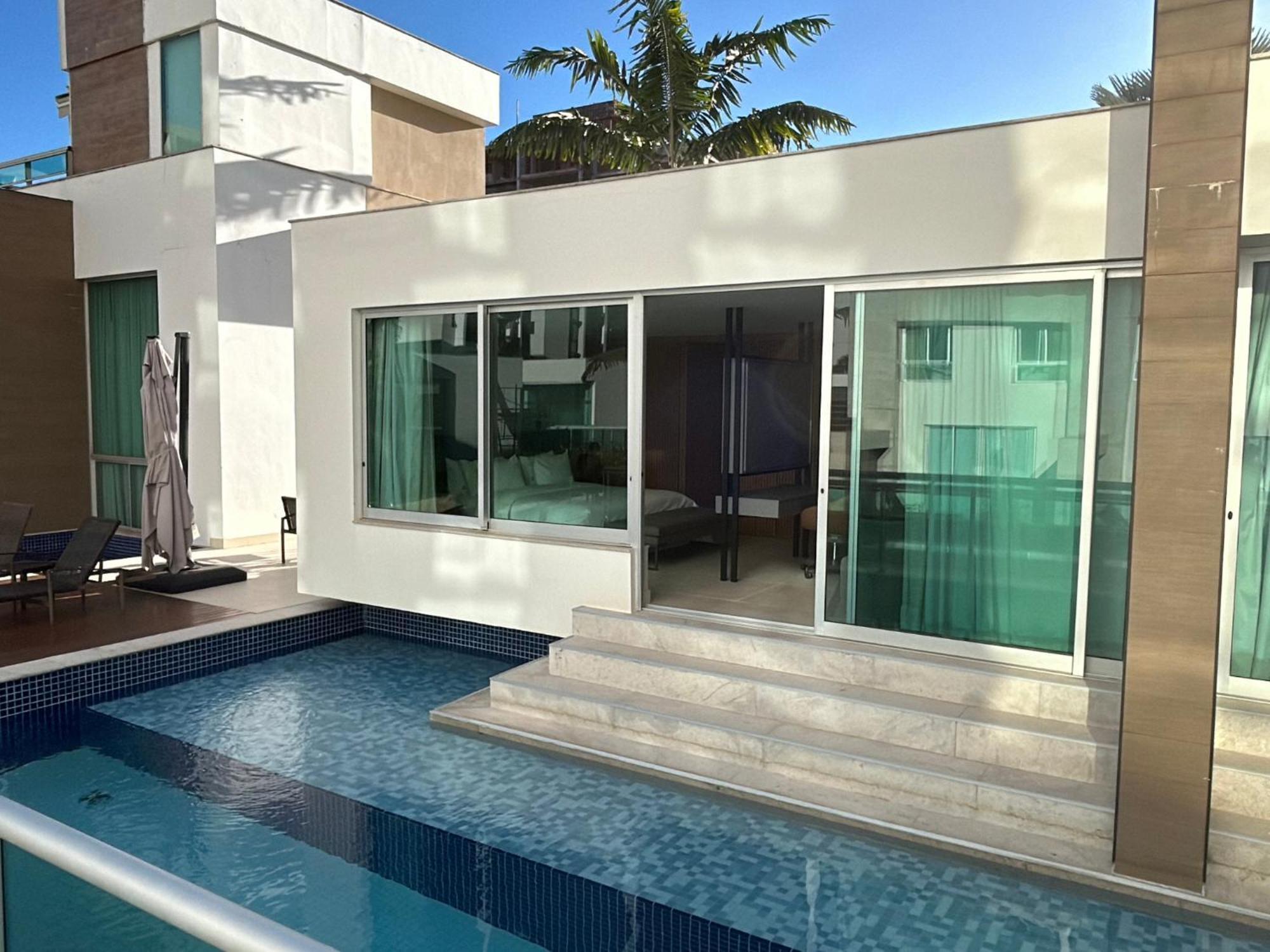 Jade Hotel Brasilia Candangolandia Bagian luar foto A swim-up suite at the Hard Rock Hotel & Casino Punta Cana